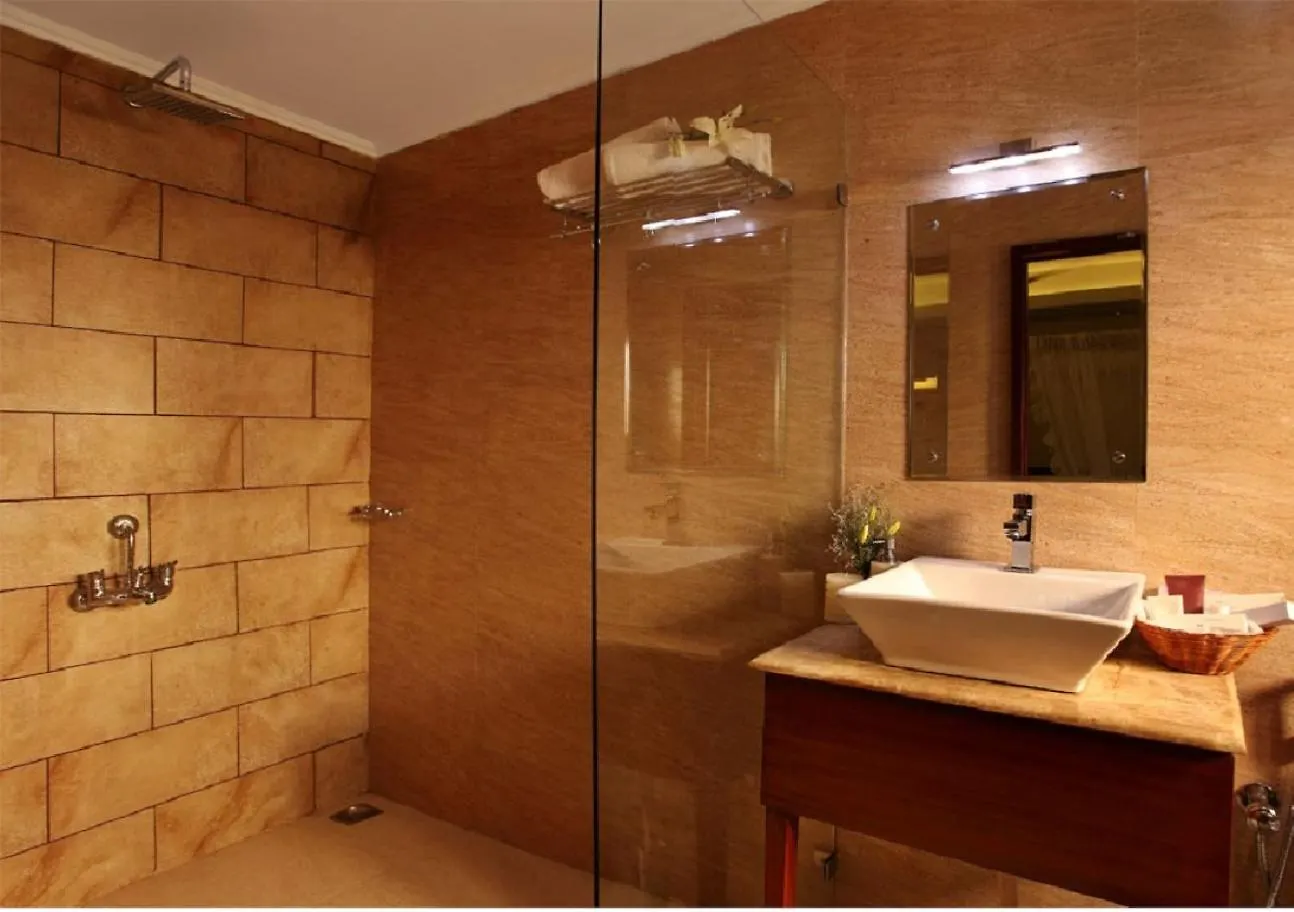 Northstar 3 Bedroom Ac Private Houseboat With All Meals Alappuzha